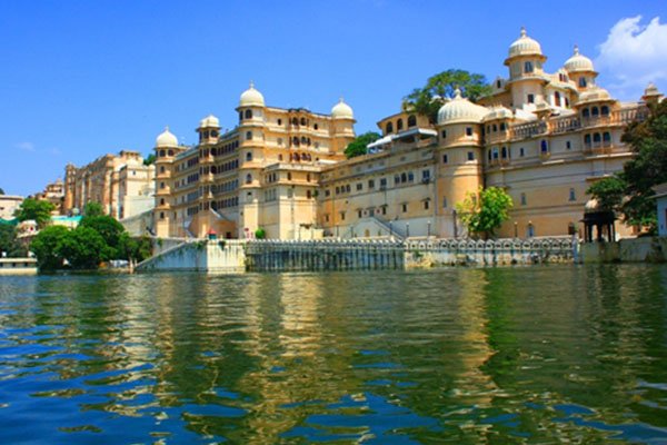 city-Palace-Tourist-Places-to-visit-in-Udaipur